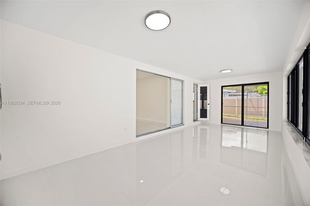 21 SE 7th St, Pompano Beach, FL 33060