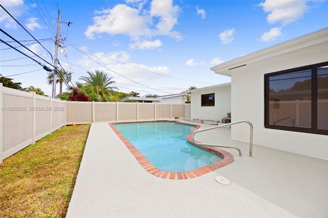 21 SE 7th St, Pompano Beach, FL 33060