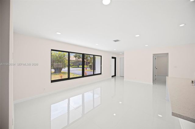 21 SE 7th St, Pompano Beach, FL 33060