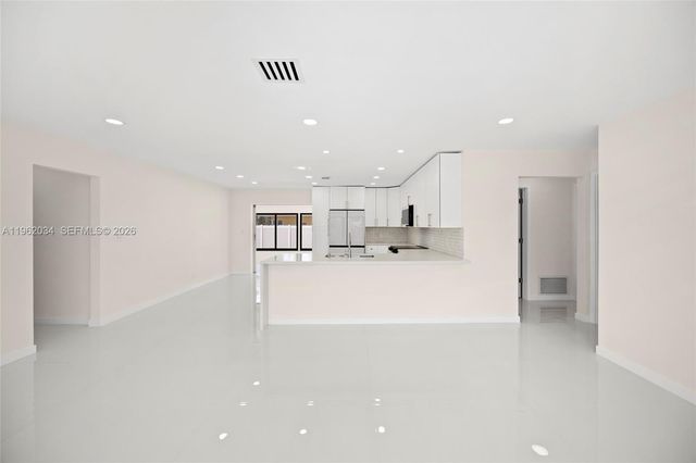 21 SE 7th St, Pompano Beach, FL 33060