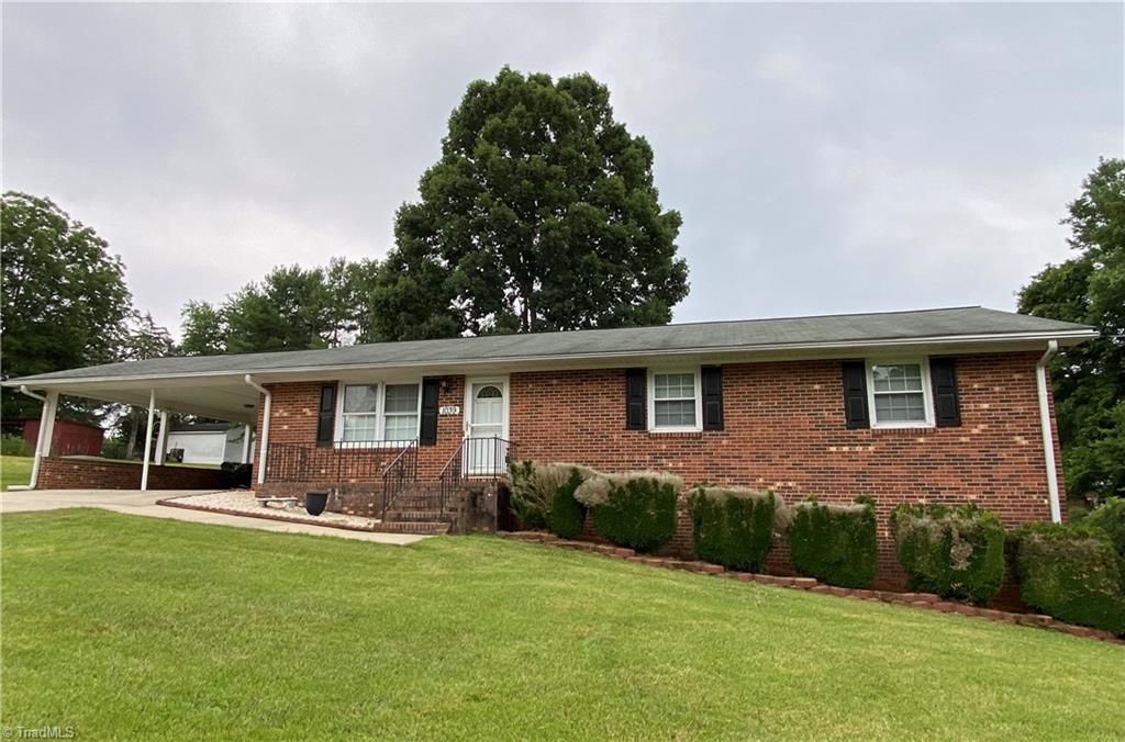 1039 Dogwood Drive, King, NC 27021