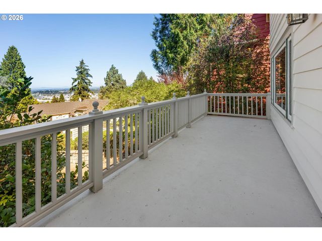 524 Nw ALBEMARLE Ter, Portland, OR 97210