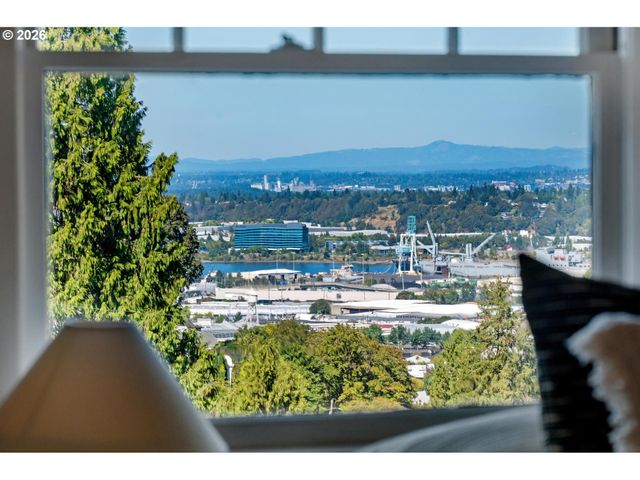 524 Nw ALBEMARLE Ter, Portland, OR 97210