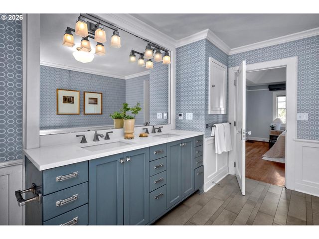 524 Nw ALBEMARLE Ter, Portland, OR 97210