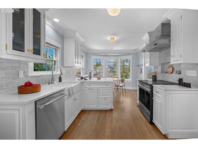 524 Nw ALBEMARLE Ter, Portland, OR 97210