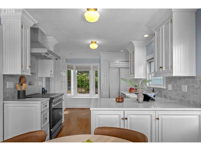 524 Nw ALBEMARLE Ter, Portland, OR 97210