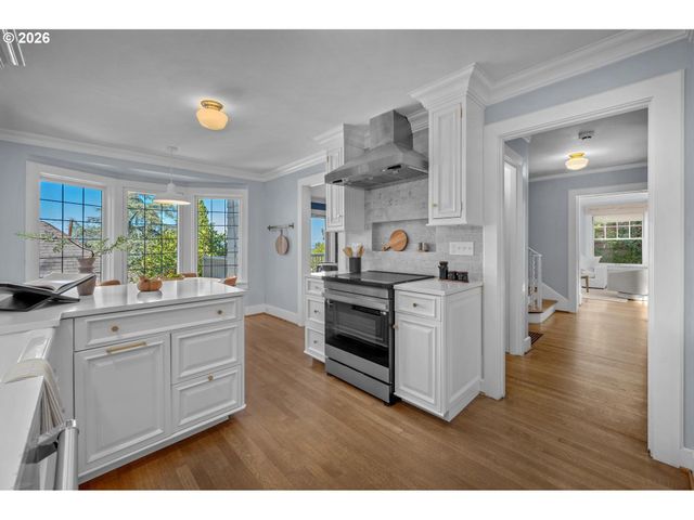 524 Nw ALBEMARLE Ter, Portland, OR 97210