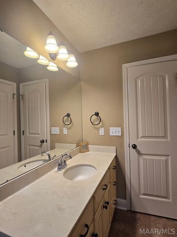 76 Cotton Terrace Drive, Deatsville, AL 36022