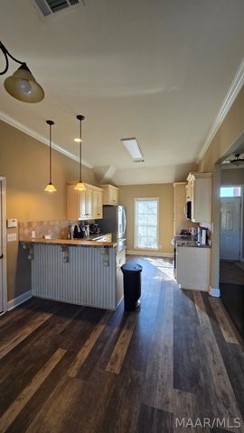 76 Cotton Terrace Drive, Deatsville, AL 36022