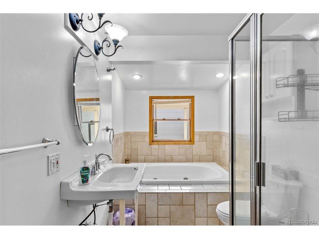 1732 Lansing St, Aurora, CO 80010