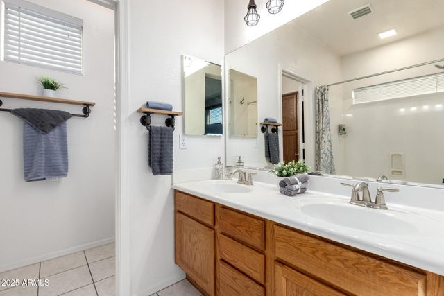 939 S ROCA Street, Gilbert, AZ 85296