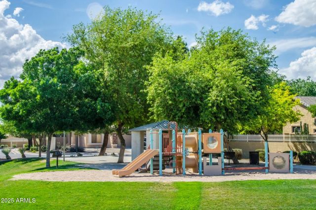 939 S ROCA Street, Gilbert, AZ 85296