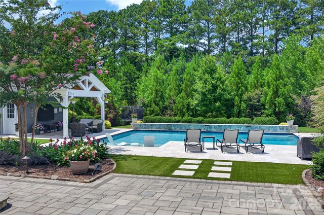 5110 Harwich Circle, Matthews, NC 28104