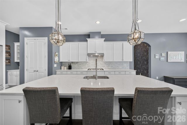 5110 Harwich Circle, Matthews, NC 28104