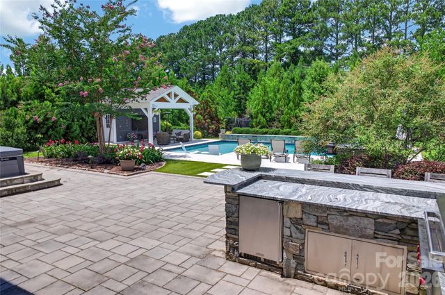 5110 Harwich Circle, Matthews, NC 28104