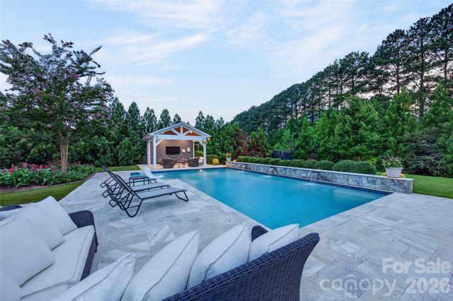 5110 Harwich Circle, Matthews, NC 28104