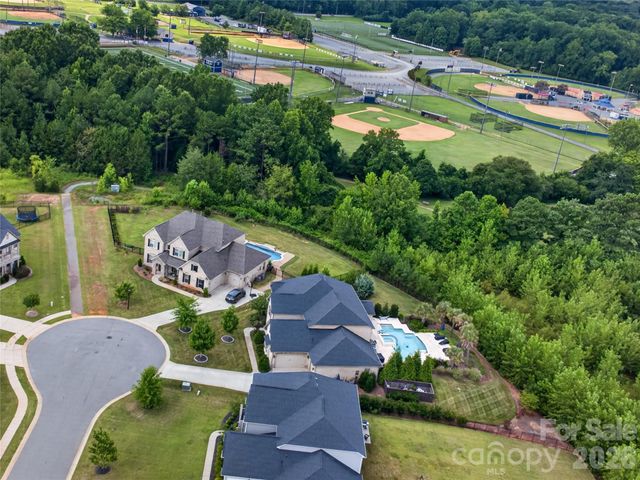 5110 Harwich Circle, Matthews, NC 28104