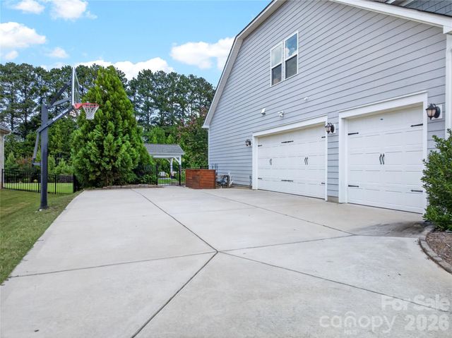 5110 Harwich Circle, Matthews, NC 28104