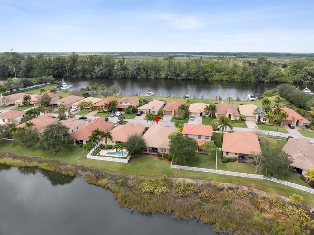 3356 SW Porpoise Circle, Stuart, FL 34997