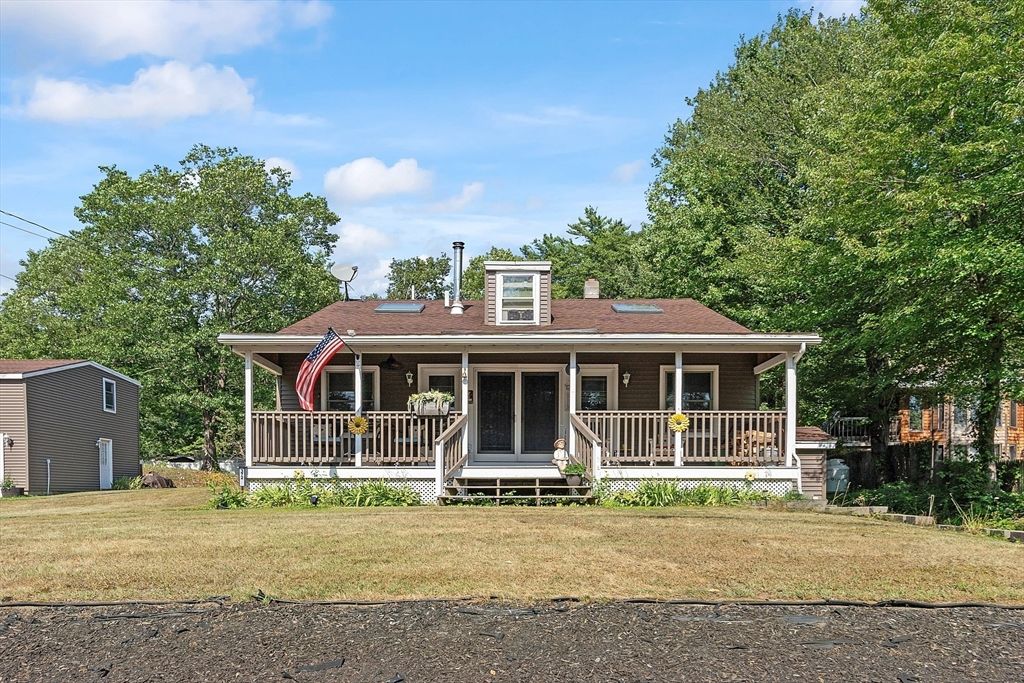 372 Townsend Harbor Rd, Lunenburg, MA 01462