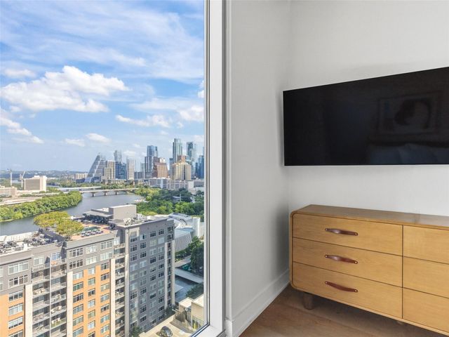 48 East Ave 2011, Austin, TX 78701