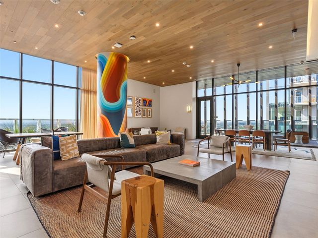 48 East Ave 2011, Austin, TX 78701