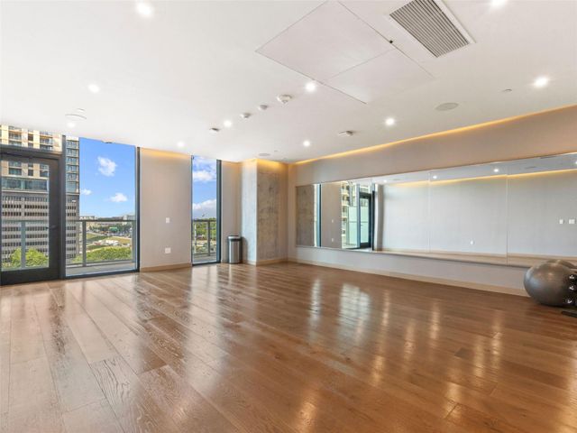 48 East Ave 2011, Austin, TX 78701