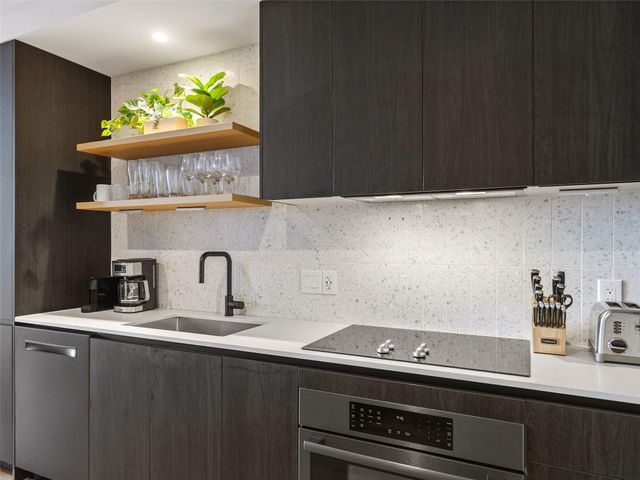 48 East Ave 2011, Austin, TX 78701