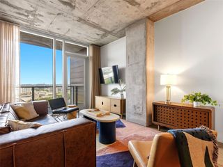 48 East Ave 2011, Austin, TX 78701