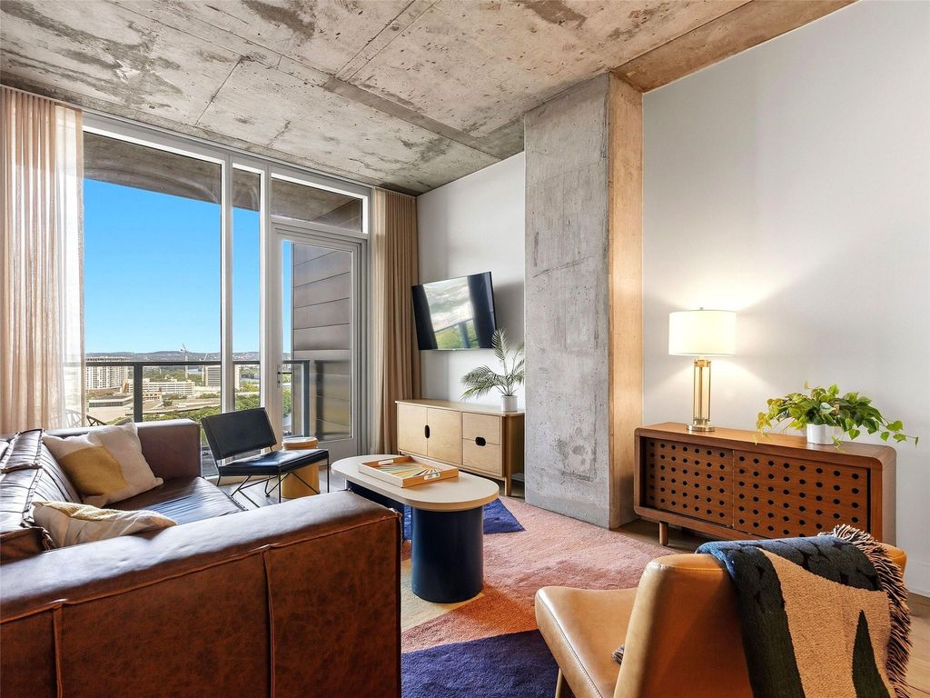 48 East Ave 2011, Austin, TX 78701