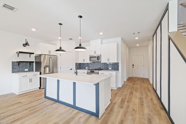 517 Ridgewood Drive, Van Alstyne, TX 75495