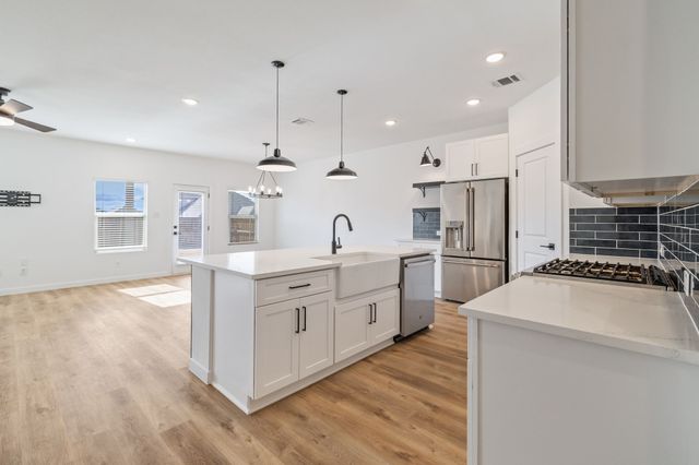 517 Ridgewood Drive, Van Alstyne, TX 75495