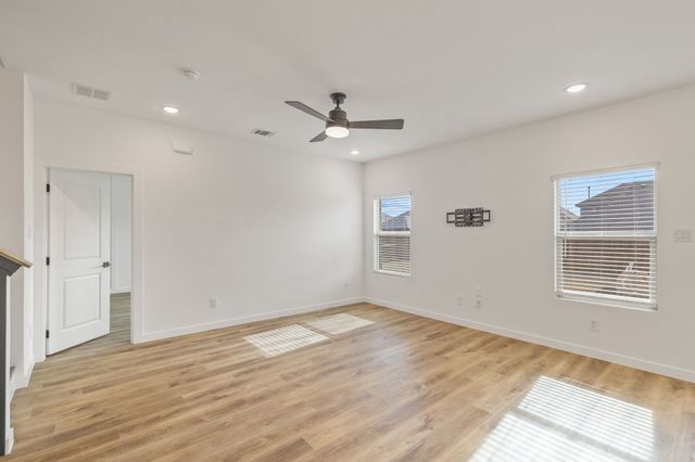 517 Ridgewood Drive, Van Alstyne, TX 75495