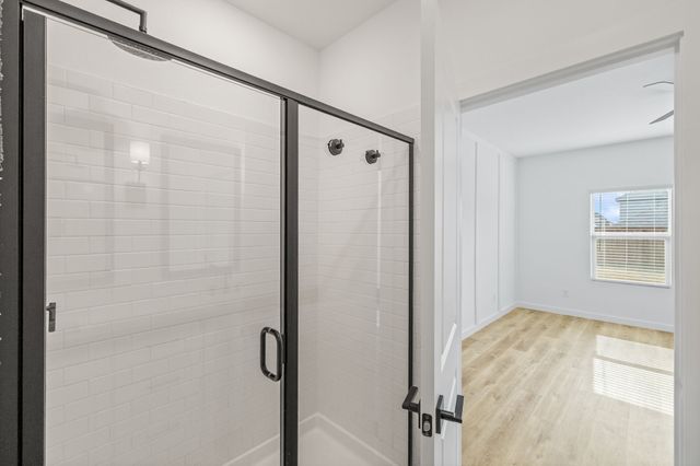 517 Ridgewood Drive, Van Alstyne, TX 75495