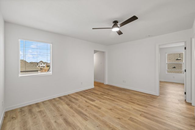 517 Ridgewood Drive, Van Alstyne, TX 75495