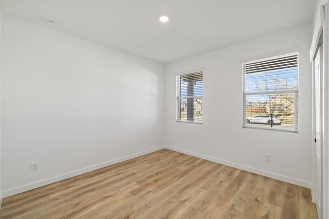 517 Ridgewood Drive, Van Alstyne, TX 75495