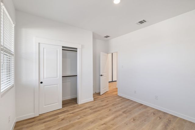 517 Ridgewood Drive, Van Alstyne, TX 75495