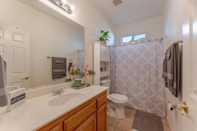 2919 Las Flores Circle, Los Banos, CA 93635