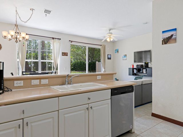 9945 E Villa Circle, Vero Beach, FL 32966