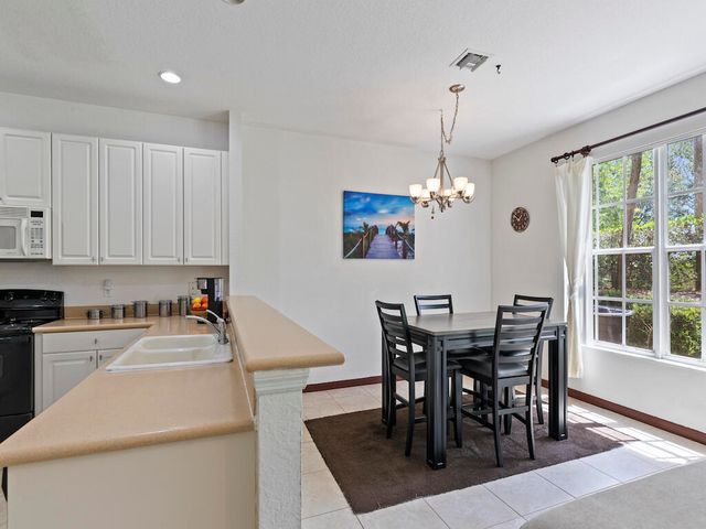 9945 E Villa Circle, Vero Beach, FL 32966