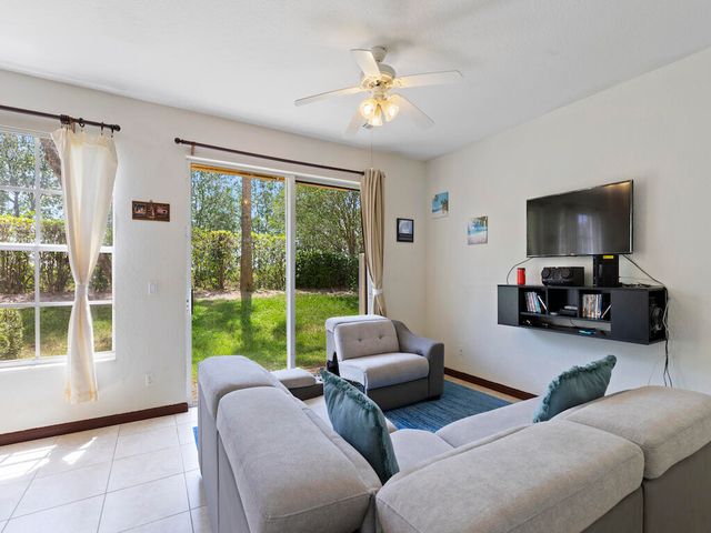 9945 E Villa Circle, Vero Beach, FL 32966