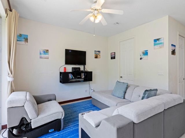 9945 E Villa Circle, Vero Beach, FL 32966