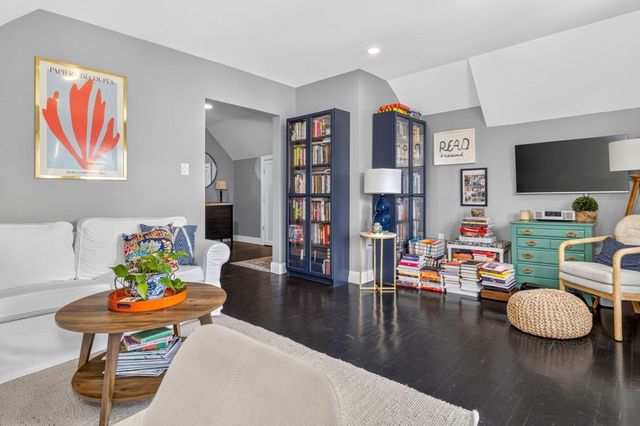 16 Pasadena Rd 3, Boston, MA 02121