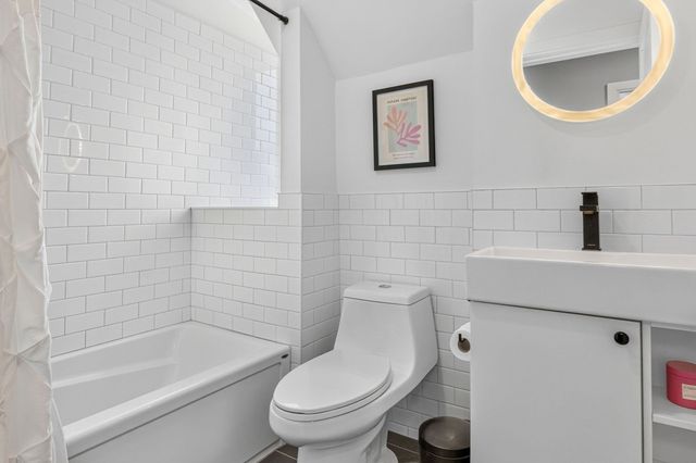 16 Pasadena Rd 3, Boston, MA 02121