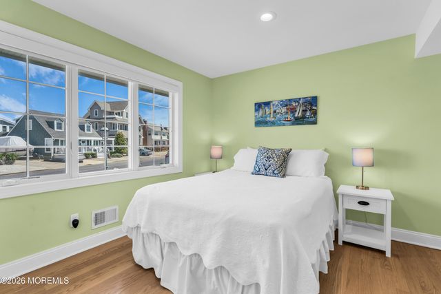 354 Roberts Avenue, Seaside Park, NJ 08752