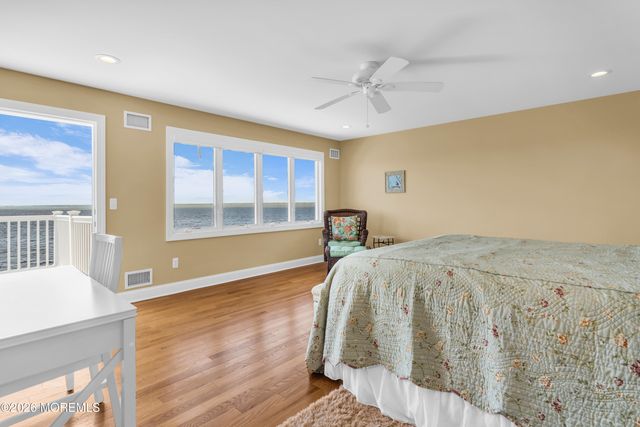 354 Roberts Avenue, Seaside Park, NJ 08752