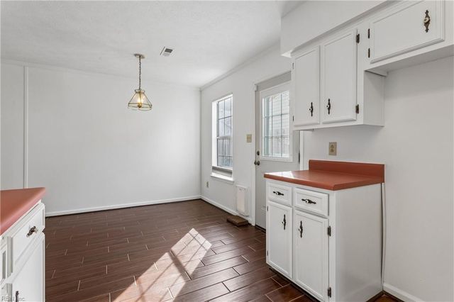 57 N Lake LOOP, Hampton, VA 23666