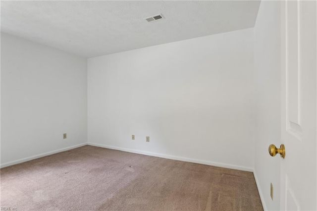 57 N Lake LOOP, Hampton, VA 23666