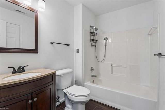 57 N Lake LOOP, Hampton, VA 23666
