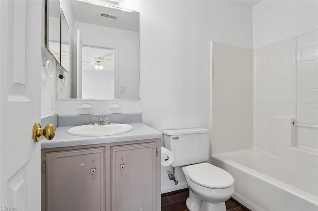 57 N Lake LOOP, Hampton, VA 23666